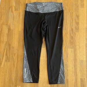 Nike Dri-Fit cropped leggings